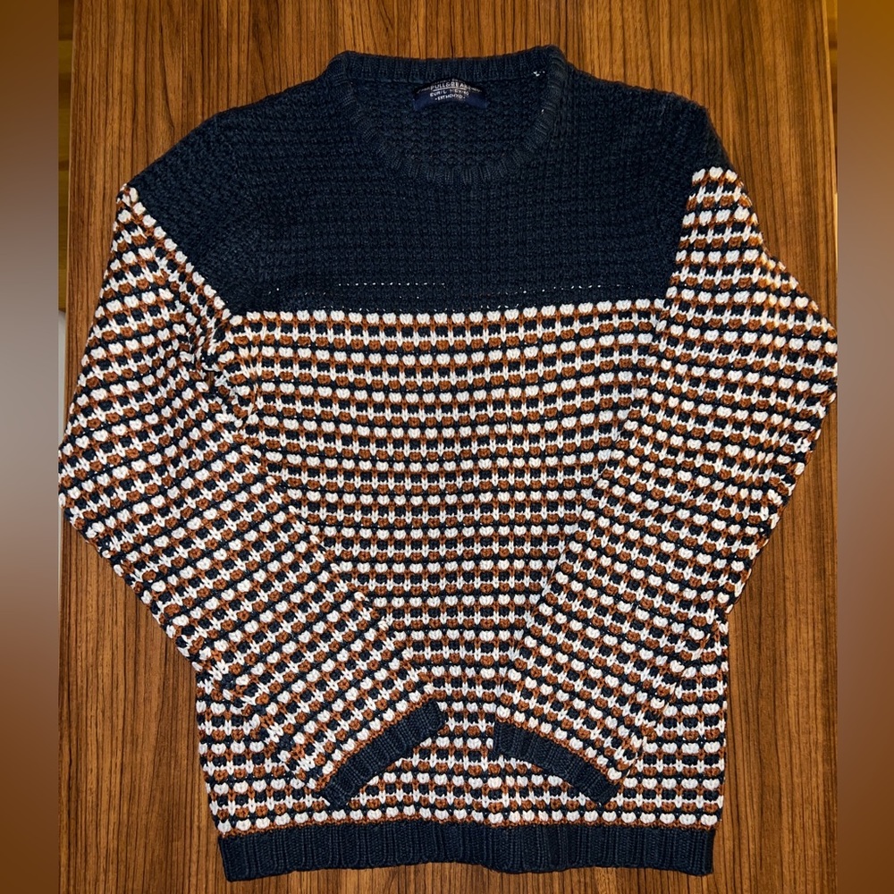 Large Men’s Pull & Bear Sweater